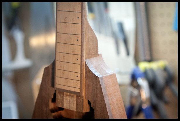 A look at the neck in the pocket