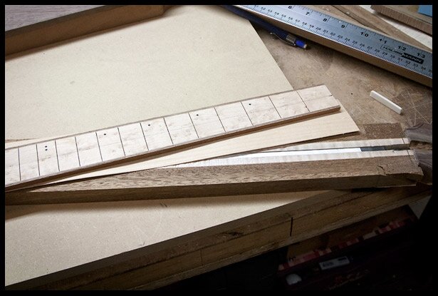 Preparing the veneer and the fretboard for gluing