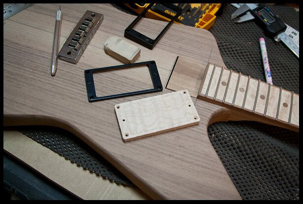 Making wooden humbucker pickups rings 